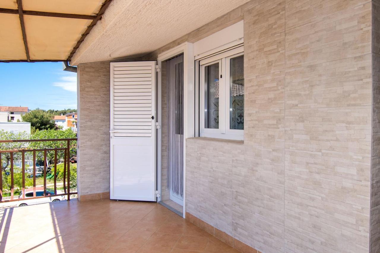 Apartments Dijana Pakoštane Dış mekan fotoğraf